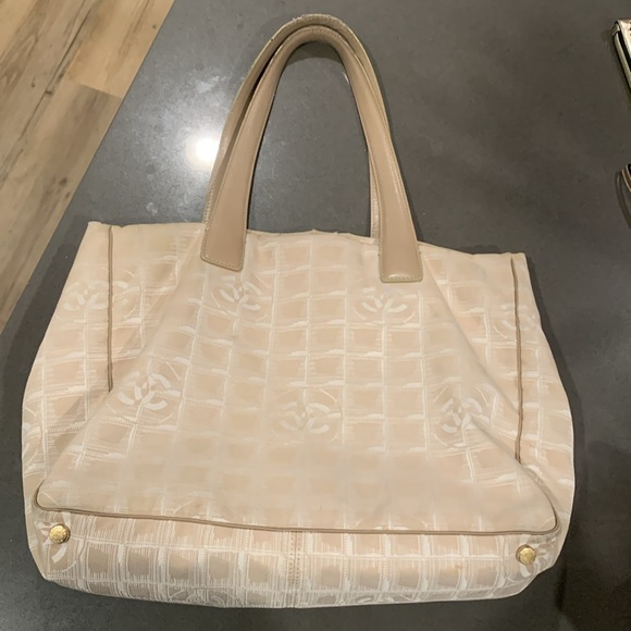 Authentic Chanel beige travel line canvas and leather tote. Date code is 8358878 - Picture 2 of 16
